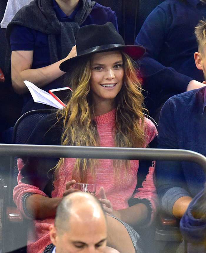 2015-0418-Nina-Agdal.jpg